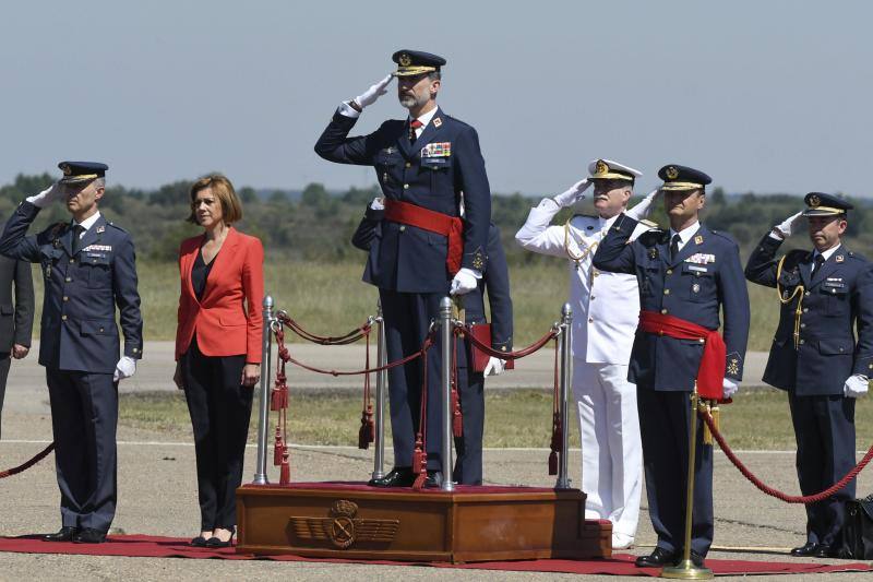 El Rey Felipe VI preside el acto conmemorativo del XXV aniversario de la Academia Básica del Ejército del Aire. Al acto asisten también la ministra de Defensa, María Dolores de Cospedal, y el presidente de la Junta, Juan Vicente Herrera.