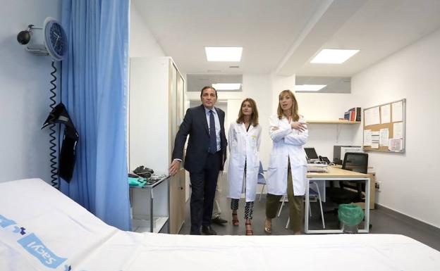 El consejero visita un hospital del Sacyl.