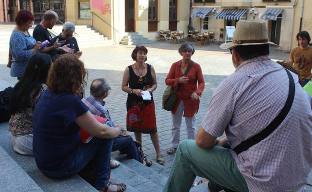 Asamblea de León en Común en la plaza Don Gutierre.