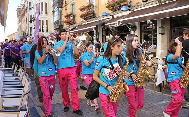 Concentración de Peñas en la capital leonesa. 