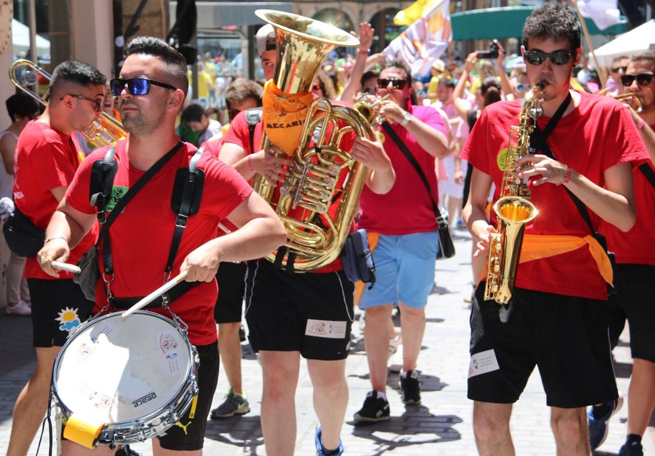 Colorido y música para anunciar el inicio de las fiestas