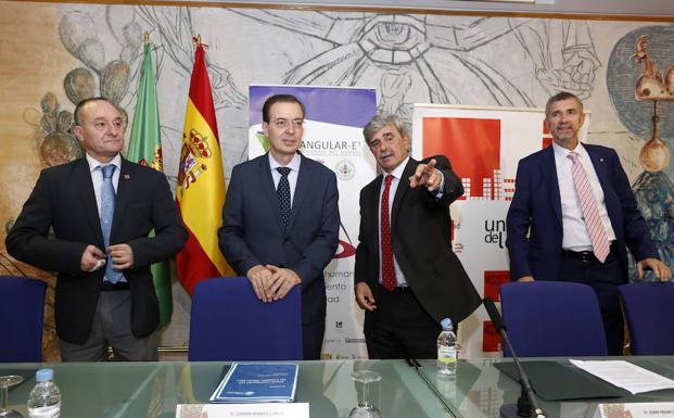 Daniel Miguel, Germán Barrios, Juan Francisco García Marín y Manuel Pérez, en la presentación de la convocatoria de estos premios.