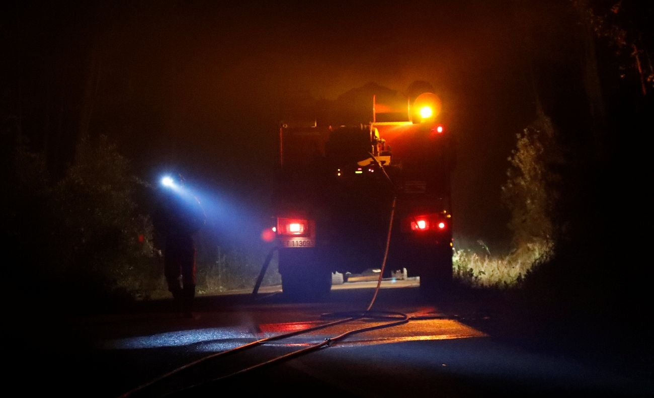 Los efectivos leoneses auxilian a Portugal atacando un frente situado a 20 kilómetros al sur de Coimbra en la localidad de Cernache do Bonjardim | Allí han logrado remitir el avance de las llamas