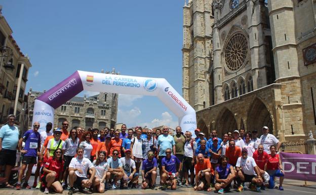 Participantes en la carrera a su llegada a León.