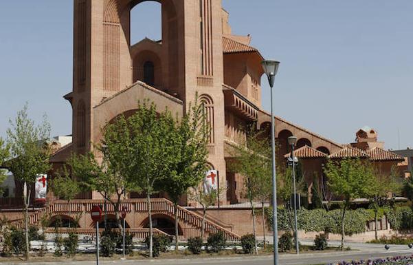 Vista de la iglesia Santa María de Caná, en Pozuelo de Alarcón. 