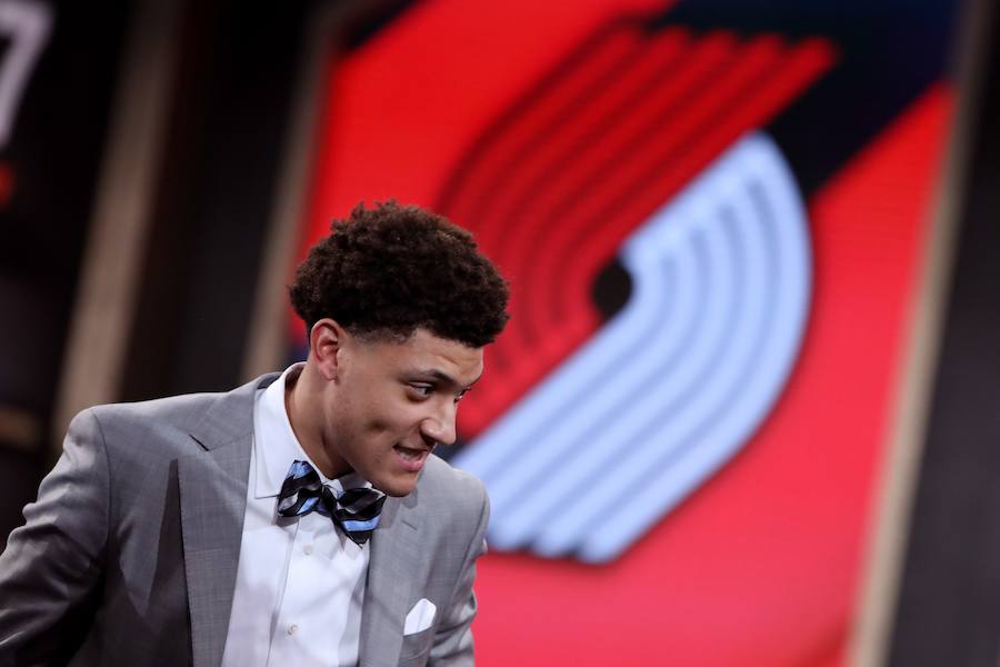 Justin Jackson, seleccionado con el número 15 por los Blazers, aunque jugará en los Kings.