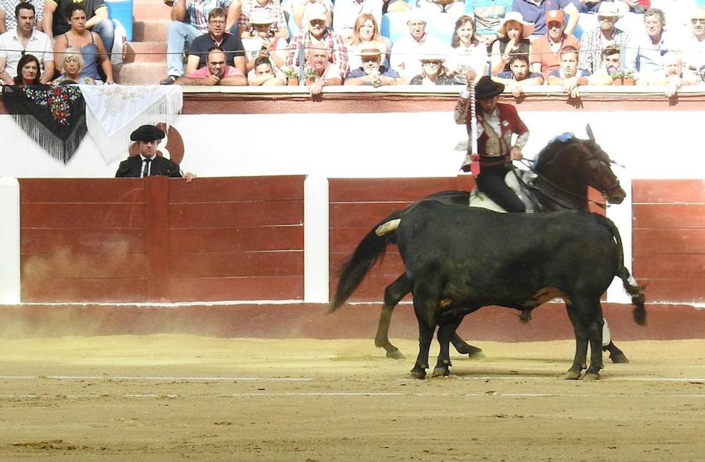 Las mejores imágenes de la corrida de rejones (I)