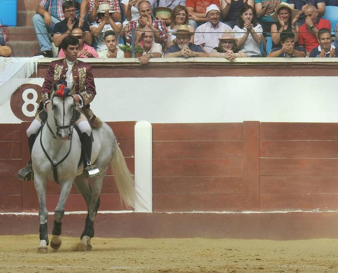 Las mejores imágenes de la corrida de rejones (I)