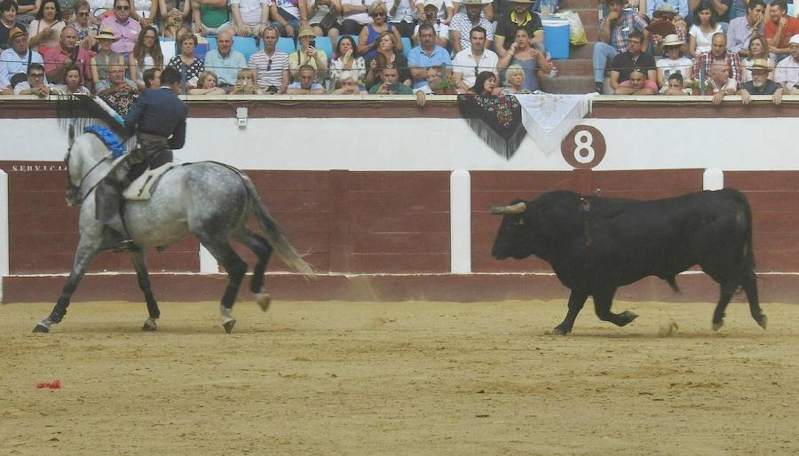 Las mejores imágenes de la corrida de rejones (I)