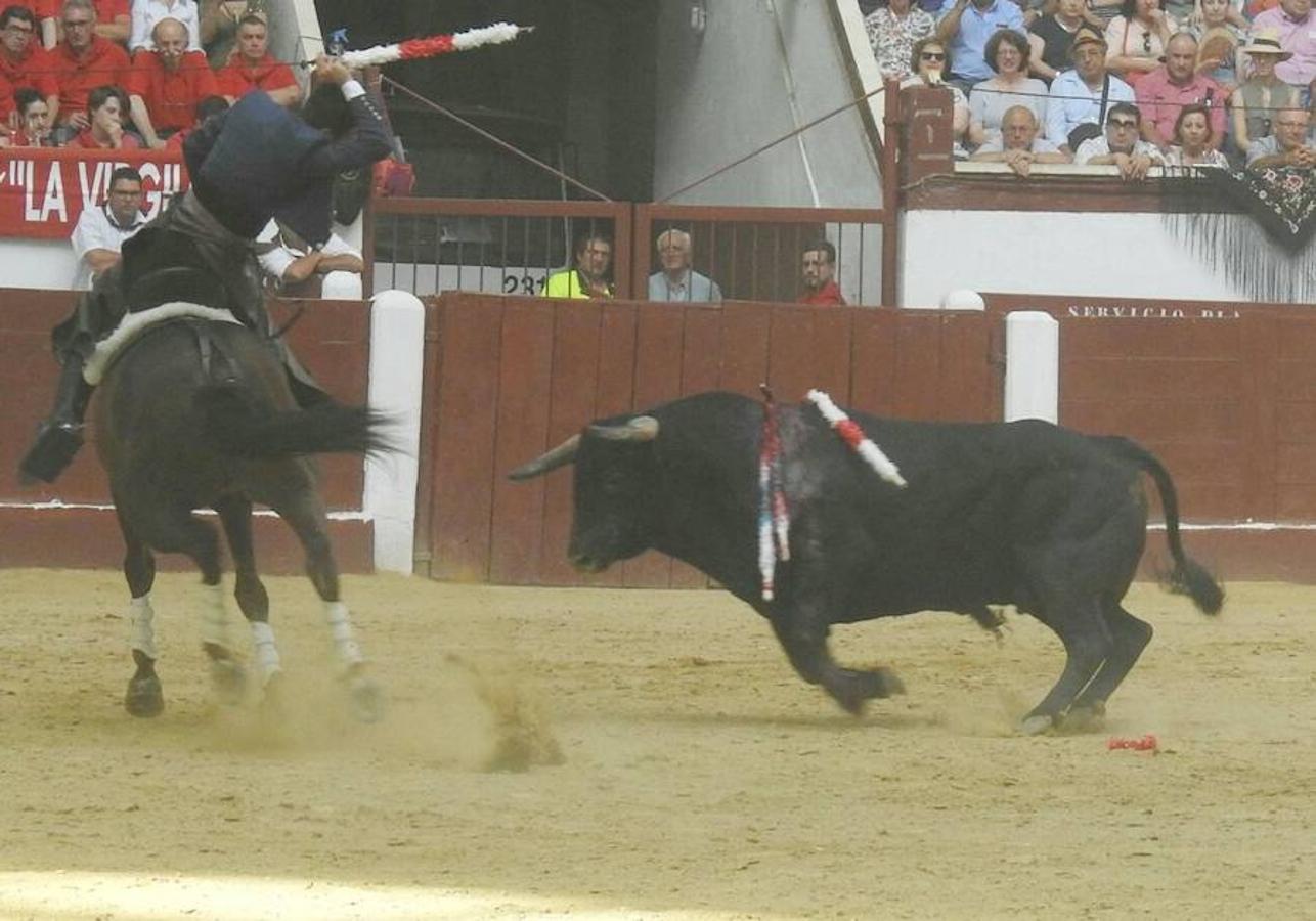 Las mejores imágenes de la corrida de rejones (I)