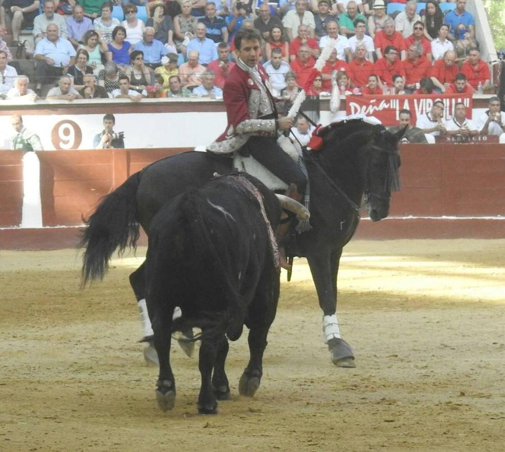 Las mejores imágenes de la corrida de rejones (I)