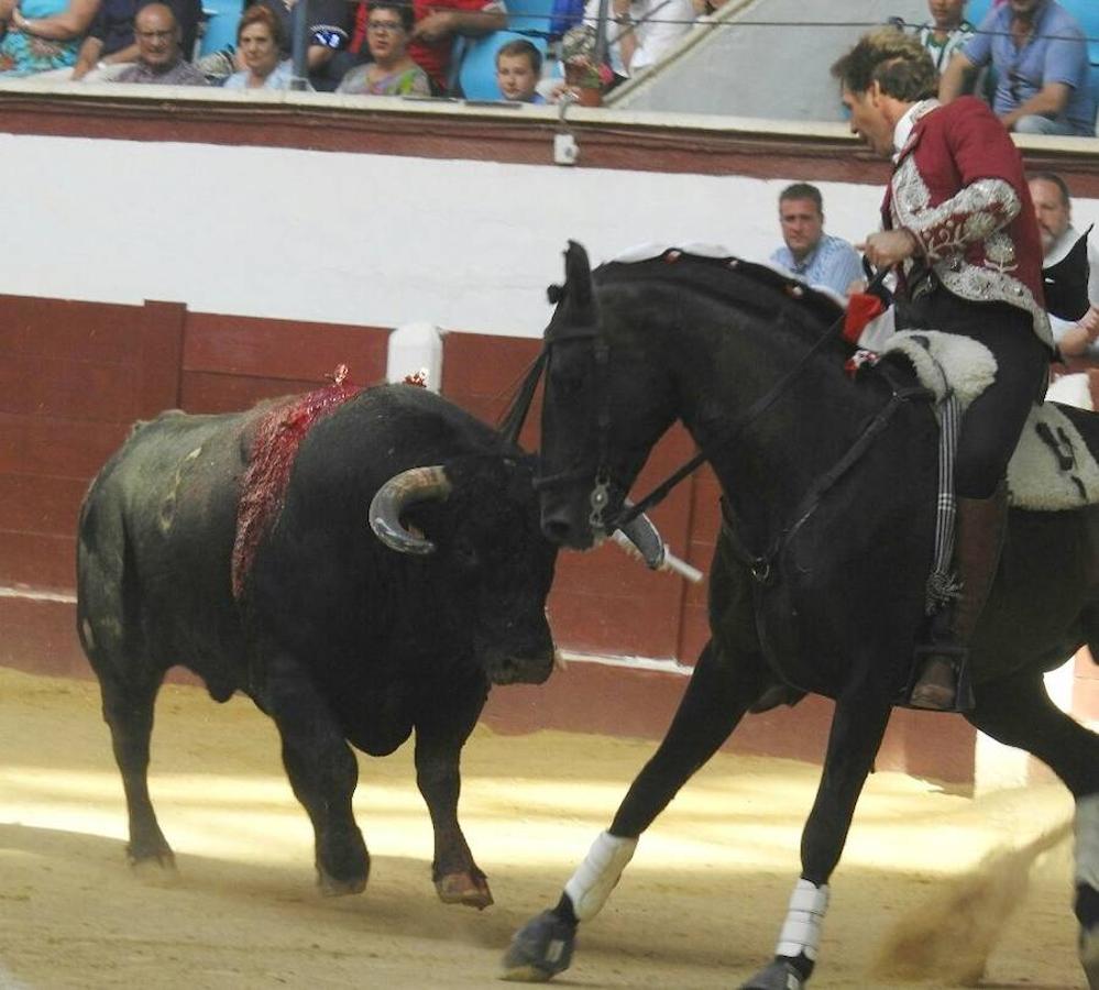 Las mejores imágenes de la corrida de rejones (I)