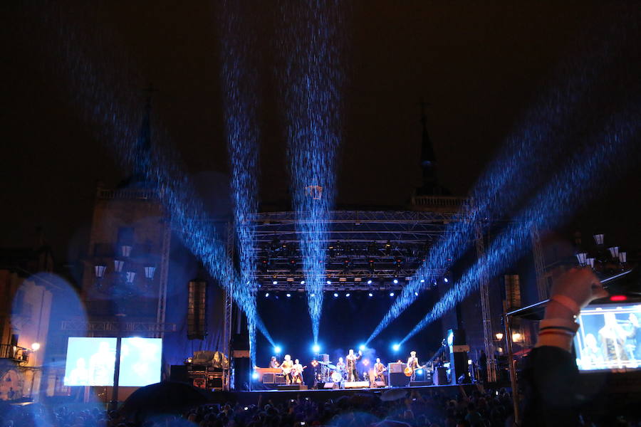 Loquillo encandila a León