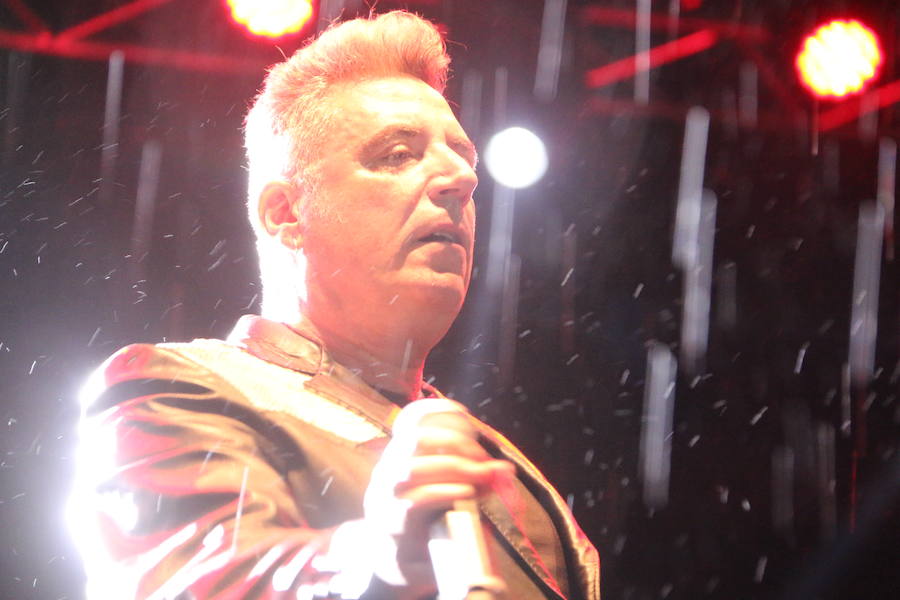 Loquillo encandila a León