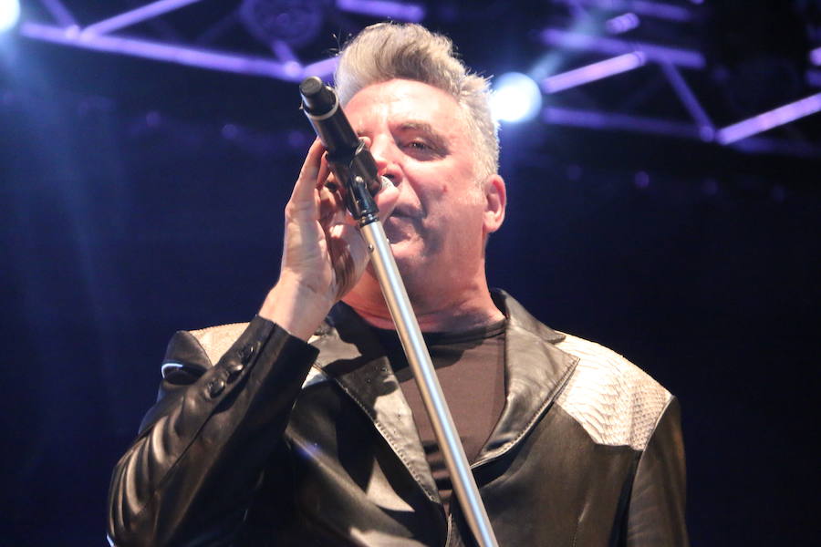 Loquillo encandila a León