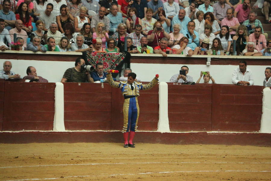 Las mejores imágenes de la corrida de toros de Fiestas de San Juan y San Pedro (II)