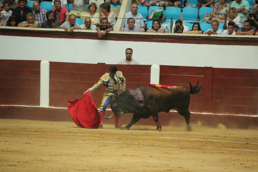 Las mejores imágenes de la corrida de toros de Fiestas de San Juan y San Pedro (II)