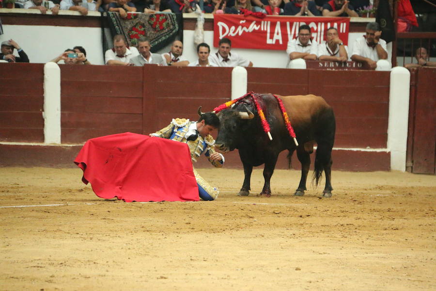 Las mejores imágenes de la corrida de toros de Fiestas de San Juan y San Pedro (II)