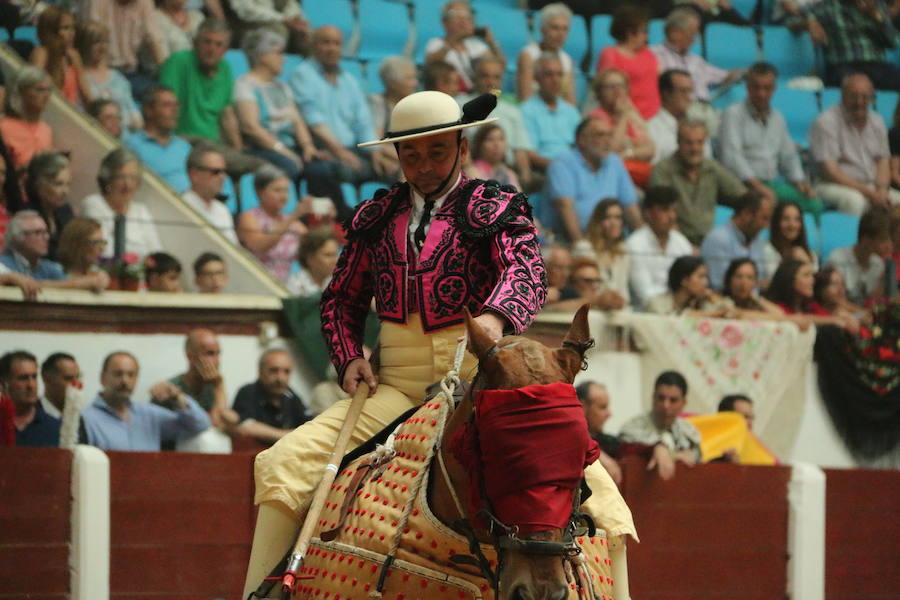 Las mejores imágenes de la corrida de toros de Fiestas de San Juan y San Pedro (II)
