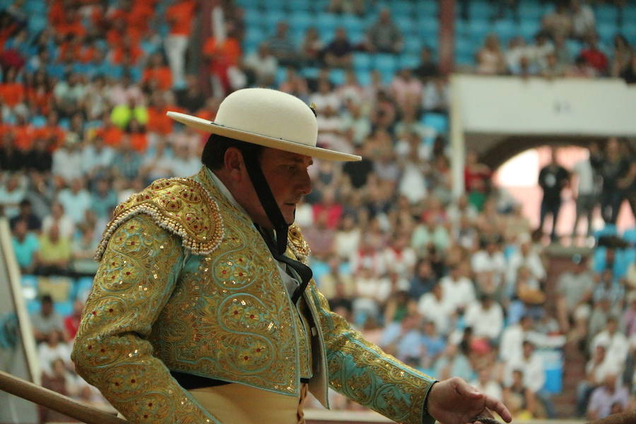 Las mejores fotos de la corrida de toros de Fiestas de San Juan y San Pedro