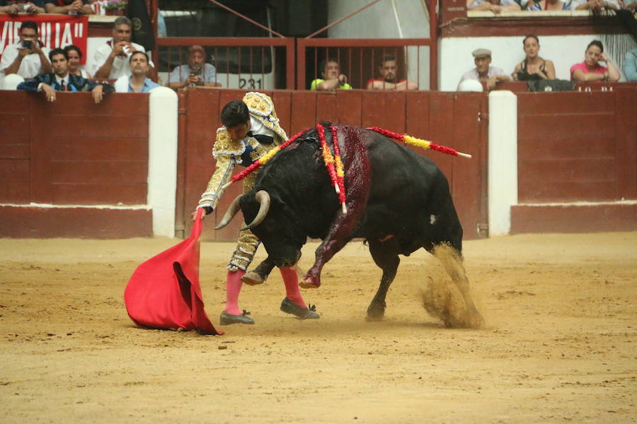 Las mejores fotos de la corrida de toros de Fiestas de San Juan y San Pedro