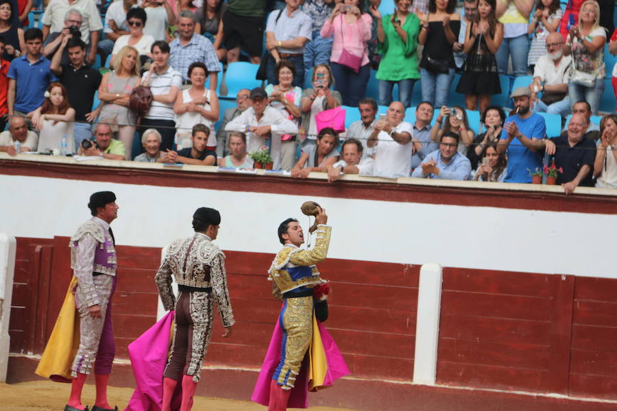 Las mejores fotos de la corrida de toros de Fiestas de San Juan y San Pedro