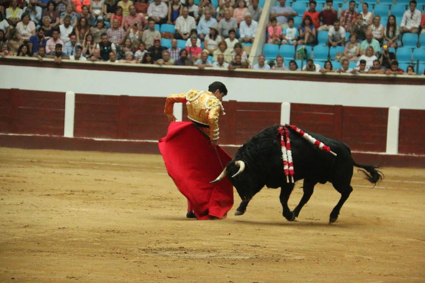 Las mejores imágenes de la corrida de toros de Fiestas de San Juan y San Pedro