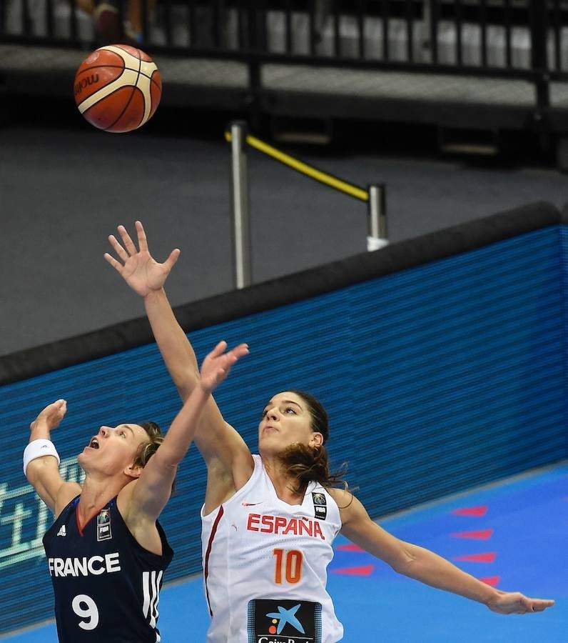 La selección española se impuso a Francia para proclamarse campeona de Europa de baloncesto en Praga.