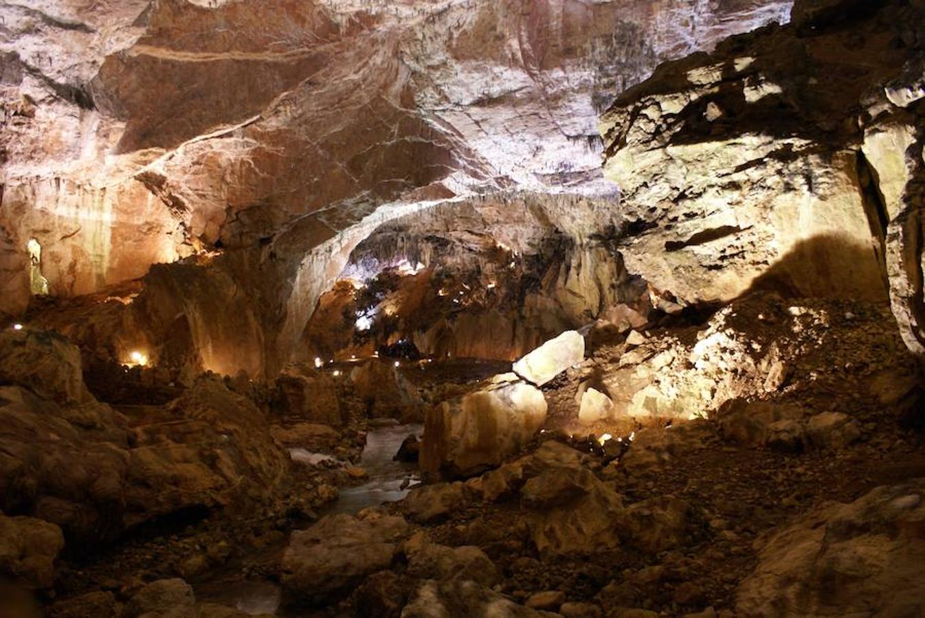 La Cueva de Valporquero, la joya leonesa