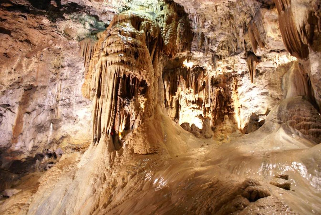 La Cueva de Valporquero, la joya leonesa