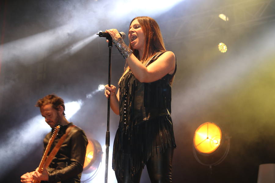 La Oreja de Van Gogh hace vibrar una abarrotada Plaza Mayor con un energético concierto con el recuerdo de las canciones de ayer y los sonidos más rompedores y cargados de optimismos de su último disco