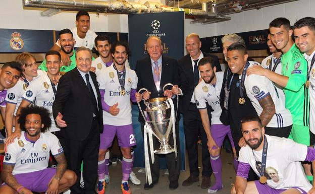 Juan Carlos I con el Real Madrid en la final de la UEFA en Cardiff. 