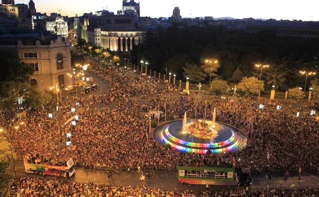 Varios participantes en el desfile. 