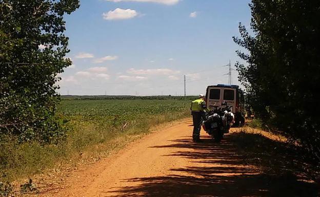 Agentes de la Guardia Civil en el lugar de los hechos. 