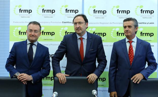 Alfonso Polanco preside la Comisión Ejecutiva de la Federación Regional de Municipios y Provincias (FRMP) junto a Fernando Salguero y Valentín Cisneros.