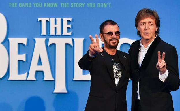 Ringo Starr (izq.) y Paul McCartney (dcha.).