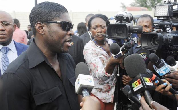 'Teodorín' Obiang, ante varios periodistas.