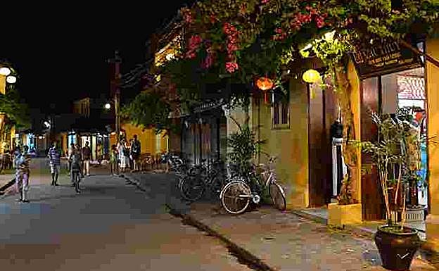 Imagen nocturna de Vietnam.