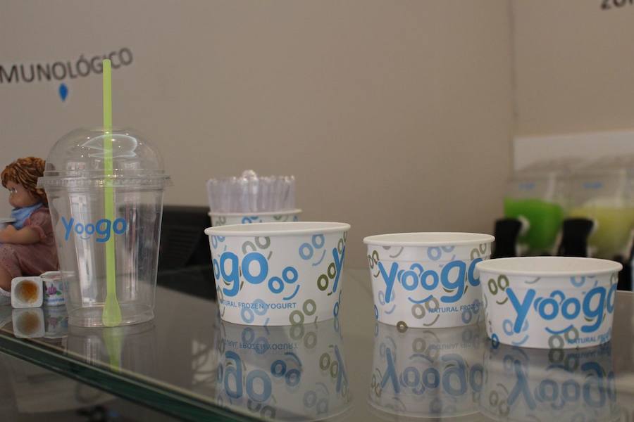 Saludable, refrescante y natural, sobre todo, natural. Y de León. Así es YooGO, la yogurtería de la Calle Ancha, 15 que enamora desde hace cinco años a leoneses y visitantes