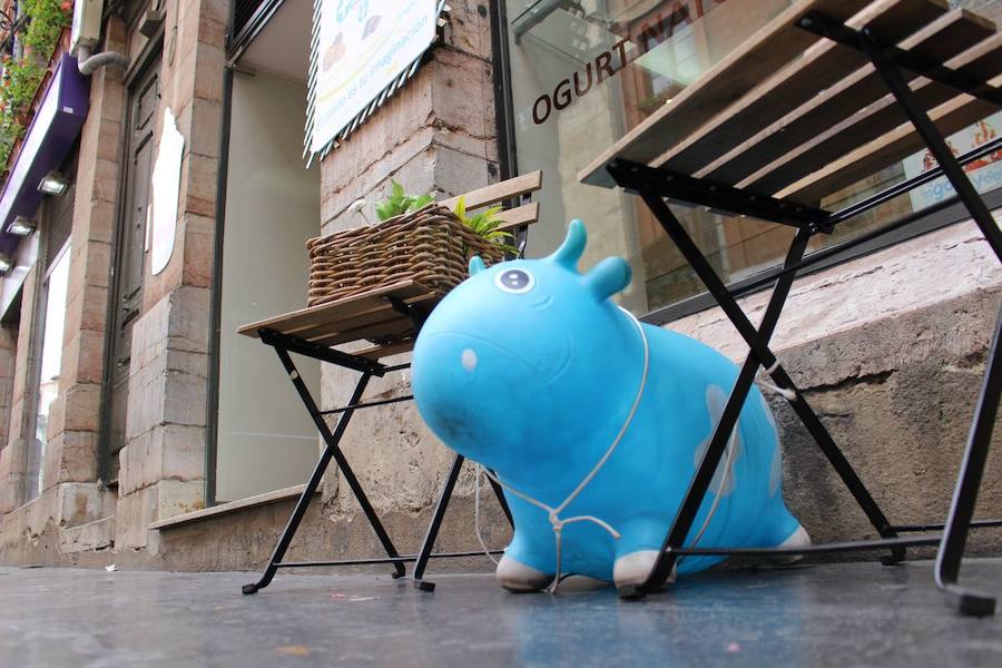 Saludable, refrescante y natural, sobre todo, natural. Y de León. Así es YooGO, la yogurtería de la Calle Ancha, 15 que enamora desde hace cinco años a leoneses y visitantes