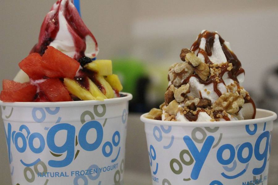 Saludable, refrescante y natural, sobre todo, natural. Y de León. Así es YooGO, la yogurtería de la Calle Ancha, 15 que enamora desde hace cinco años a leoneses y visitantes