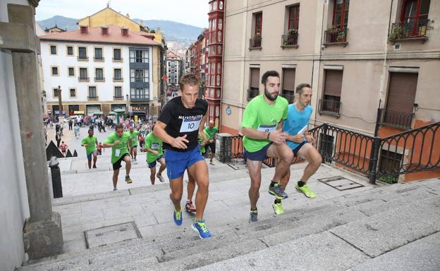 Una carrera por las calles de la ciudad.