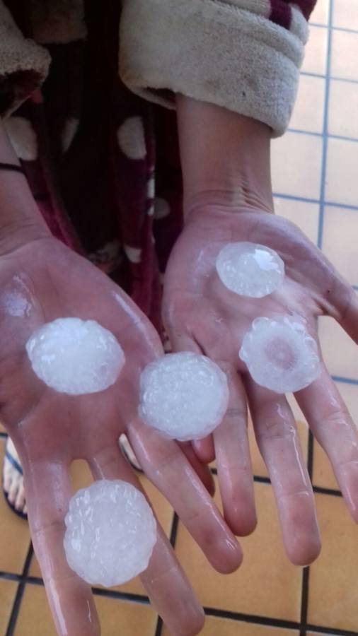 Una tormenta causa estragos en la localidad de Poladura del Bernesga