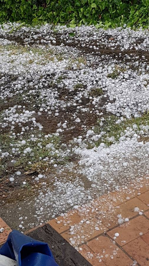 Una tormenta causa estragos en la localidad de Poladura del Bernesga