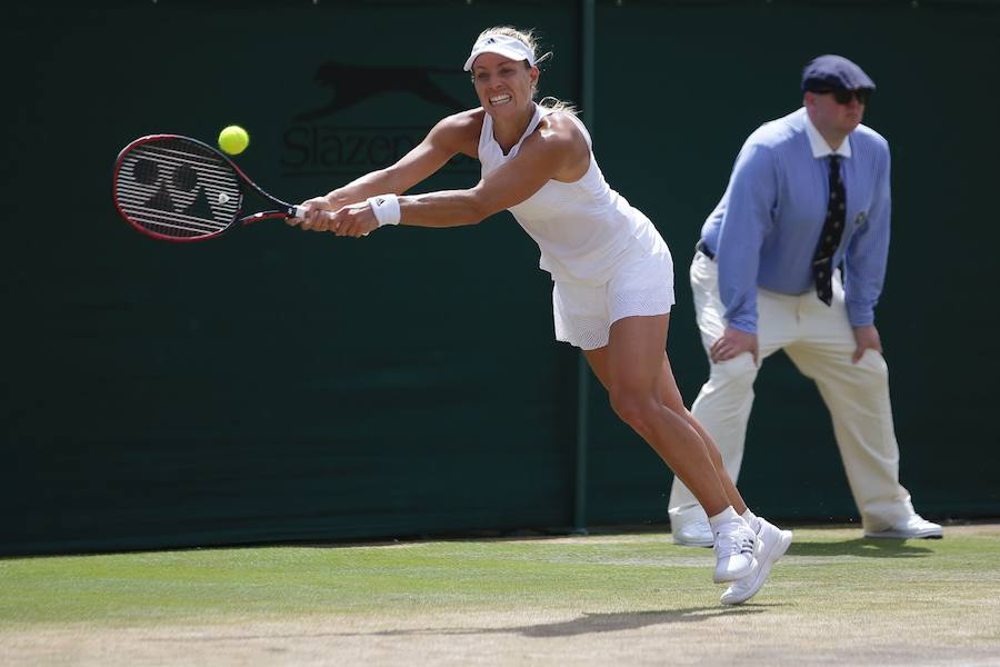 La española Garbiñe Muguruza consiguió alzanzar los cuartos de final de Wimbledon al vencer por 6-4, 4-6 y 4-6 a la alemana Angelique Kerber.