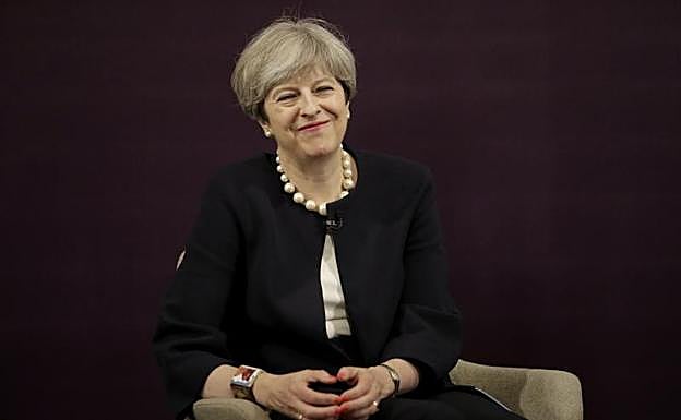 May mantiene su objetivo de trabajar «por todos» en el Reino Unido