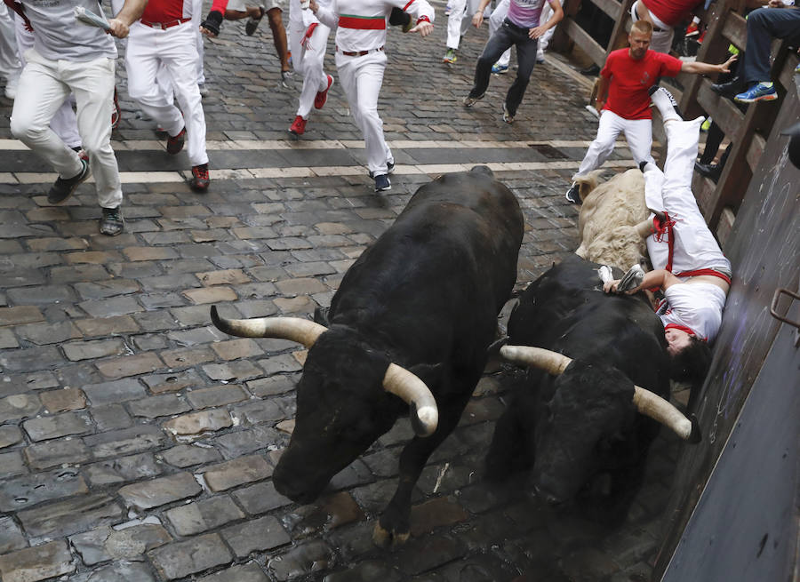 Los toros de la ganadería de Jandilla han corrido el encierro más rápido de los Sanfermines, con una duración de dos minutos y doce segundos, y sin heridos por asta.