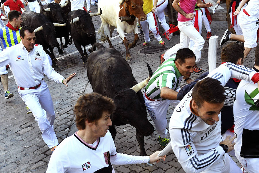 Los toros de Victoriano cumplen las espectativas en encierro rápido y limpio.