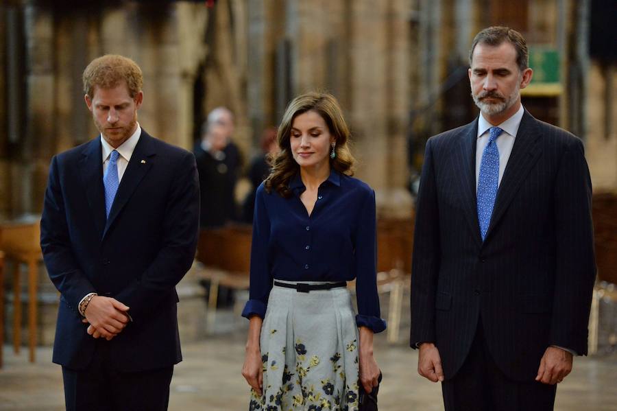 Felipe VI pide minimizar la incertidumbre de las empresas españolas ante el 'Brexit'.