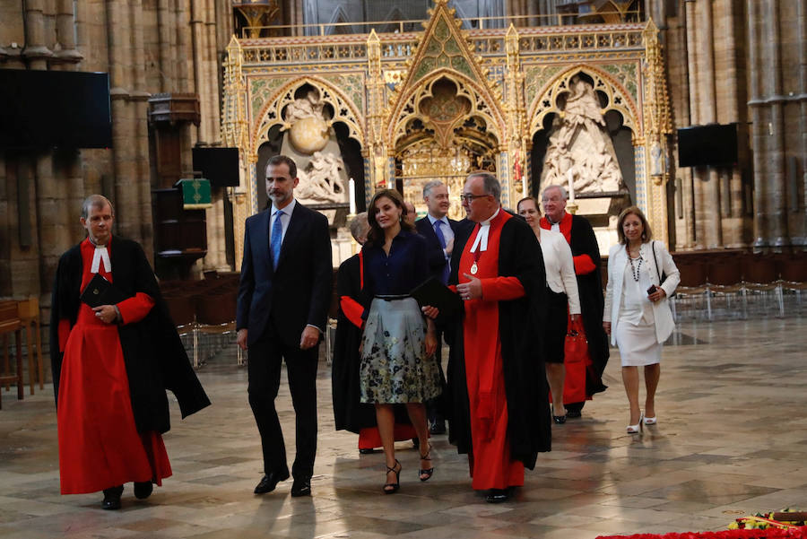 Felipe VI pide minimizar la incertidumbre de las empresas españolas ante el 'Brexit'.